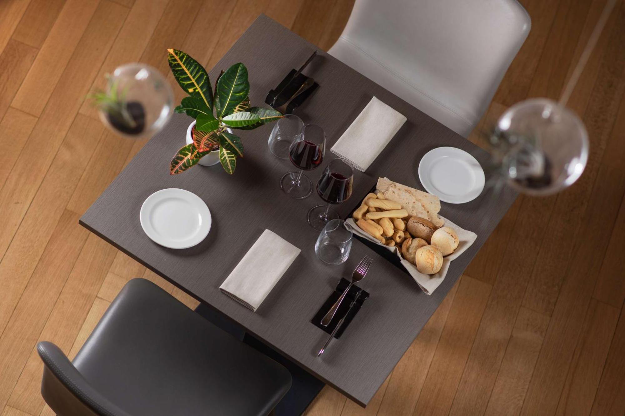Nh Milano Machiavelli Hotel Ngoại thất bức ảnh