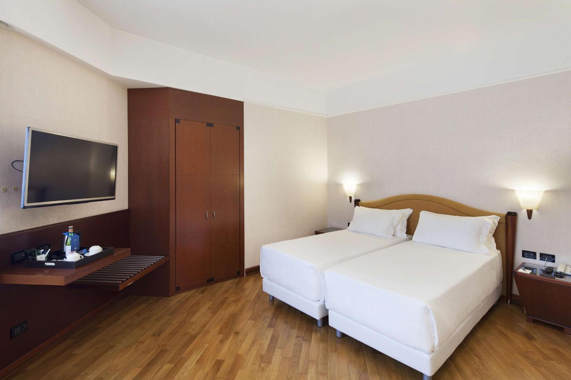 Nh Milano Machiavelli Hotel Ngoại thất bức ảnh