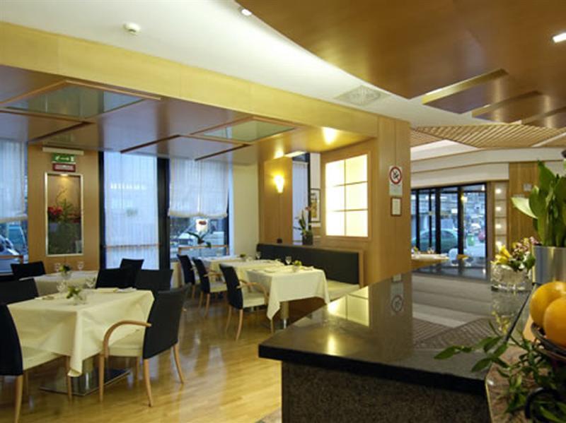 Nh Milano Machiavelli Hotel Ngoại thất bức ảnh