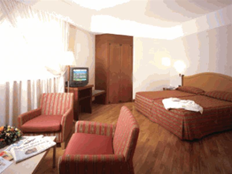 Nh Milano Machiavelli Hotel Ngoại thất bức ảnh